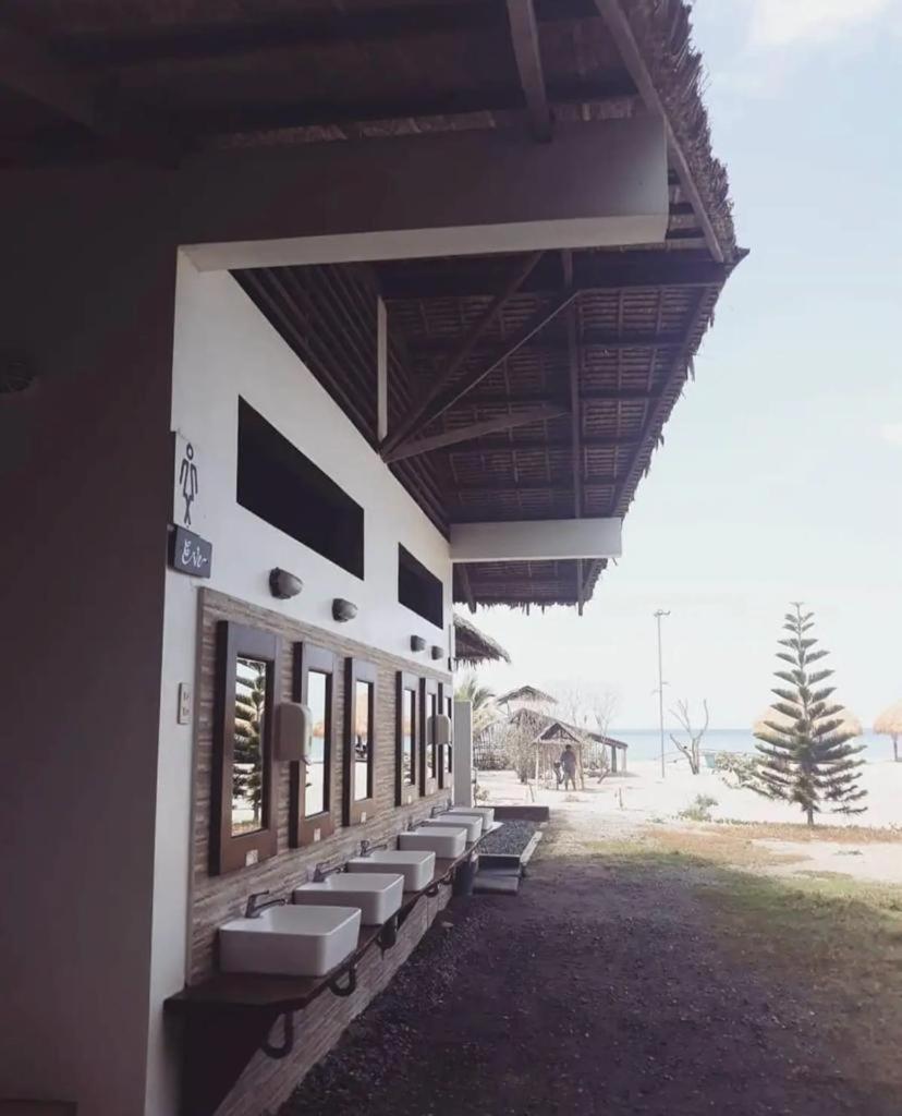 Cabin In San Narciso Hotel Exterior photo